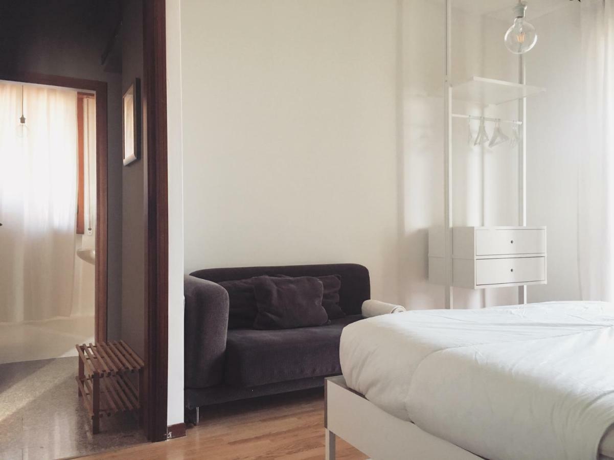 Sunny Family Apartment In Villa - Humanitas Forum Ieo Pieve Emanuele Bagian luar foto