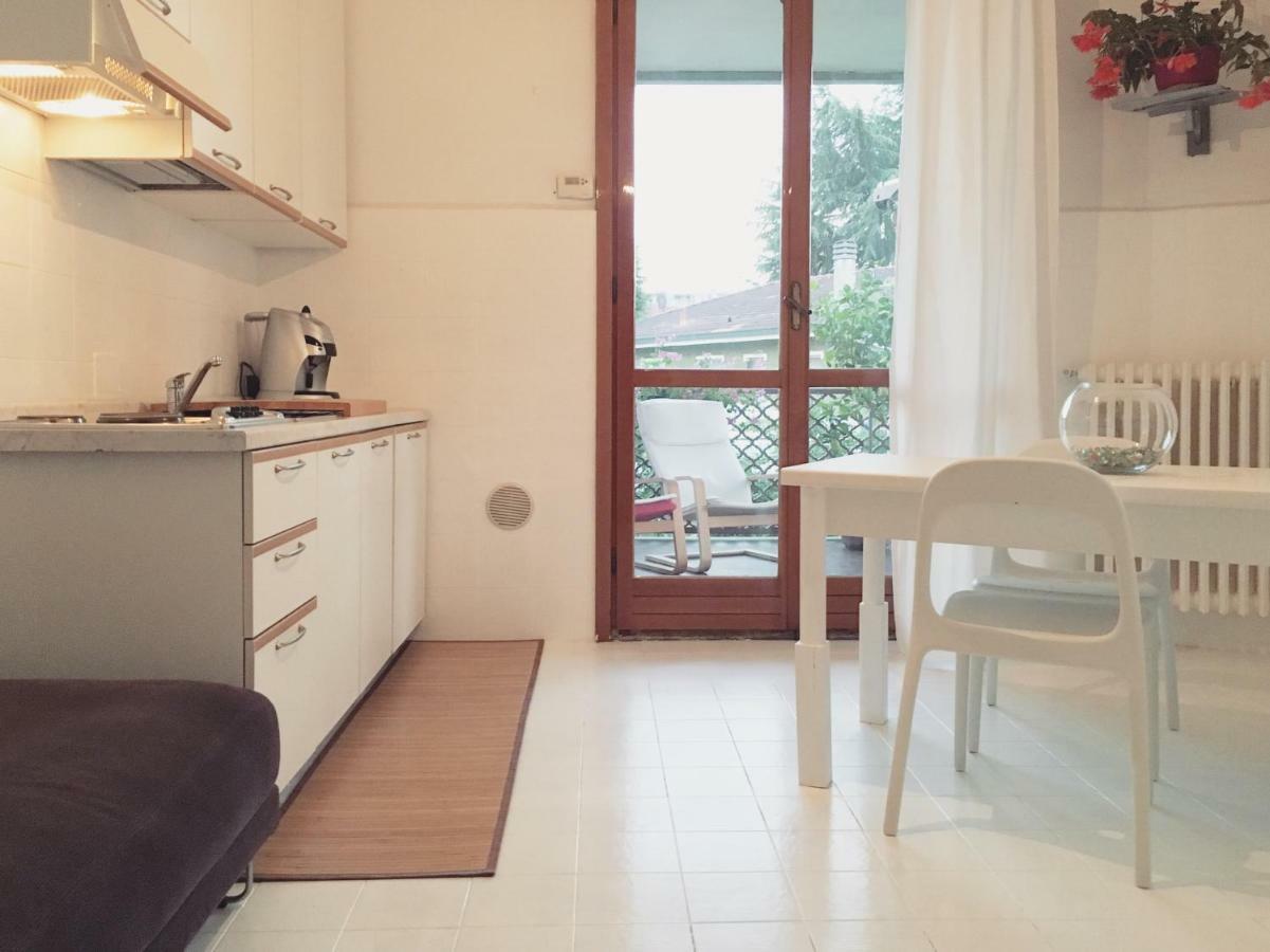 Sunny Family Apartment In Villa - Humanitas Forum Ieo Pieve Emanuele Bagian luar foto